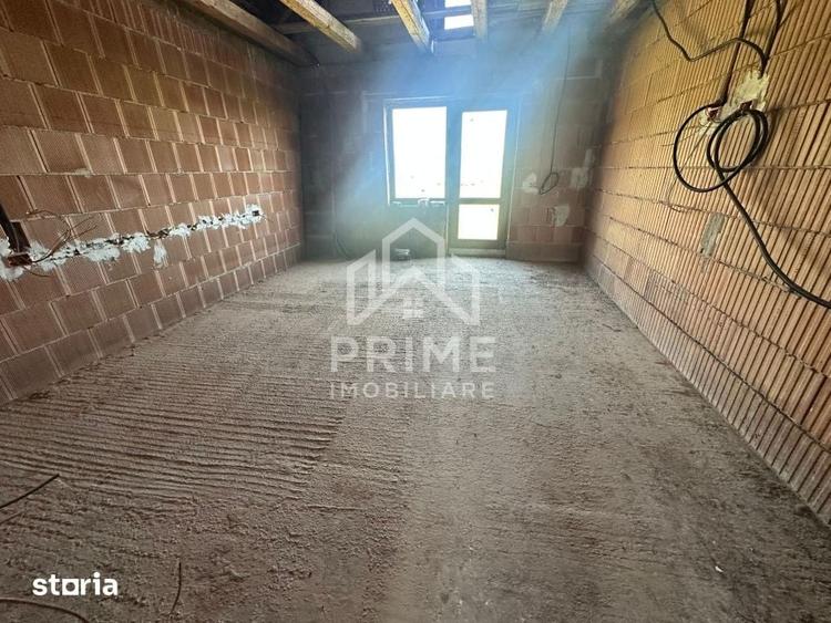 Casă cu 4 camere cu Teren 657 Mp în Micești