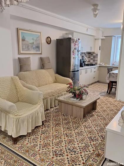 Apartament cu 3 camere decomandat în Central