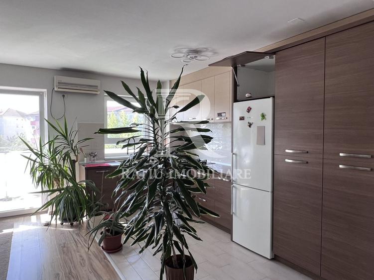Apartament cu 2 camere semidecomandat, mobilat în Nufărul