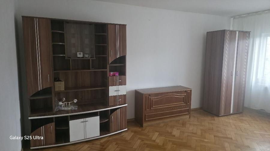 Apartament semidecomandat în Central