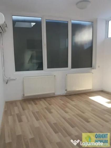 Spațiu comercial, de 14 mp, în Central