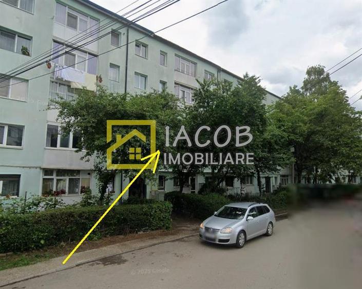 Apartament cu 3 camere semidecomandat în Milcov