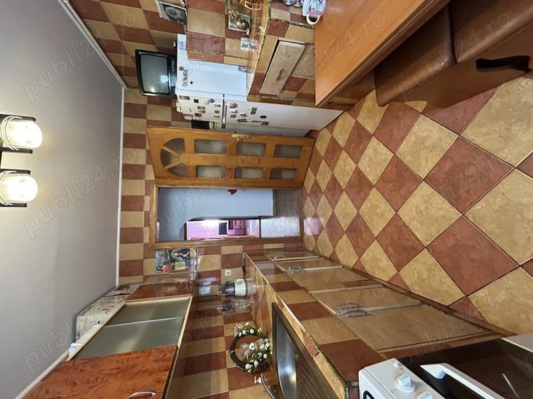 Apartament cu 4 camere decomandat în Central