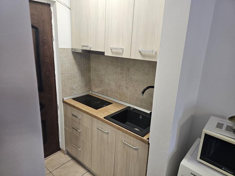 Garsonieră decomandată în Drumul Carului