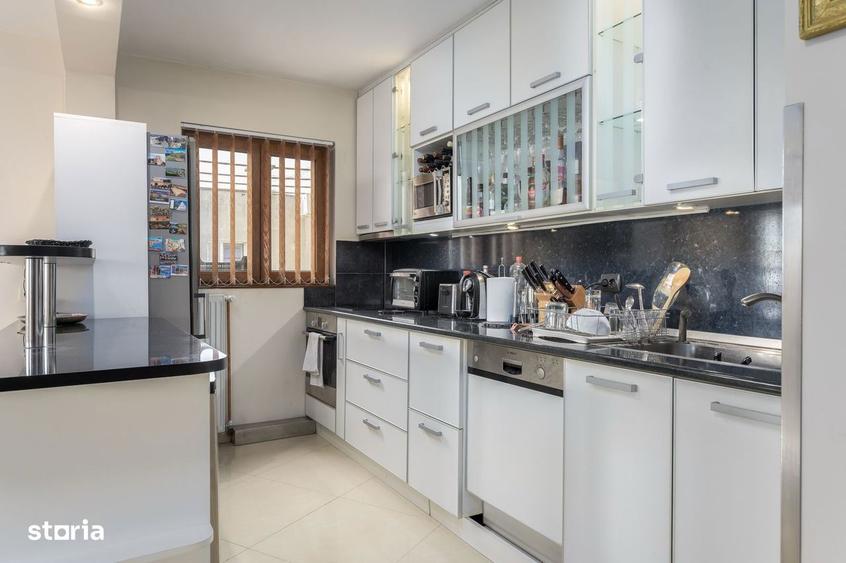 Apartament cu 3 camere în Tineretului