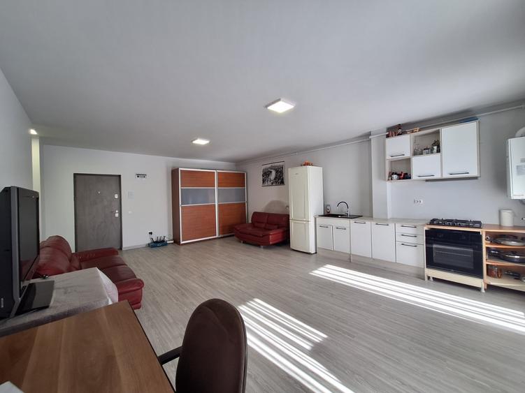 Apartament cu 2 camere semidecomandat, mobilat în Florești — fotografia 2
