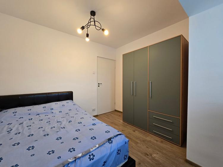 Apartament cu 3 camere decomandat în Olteniței