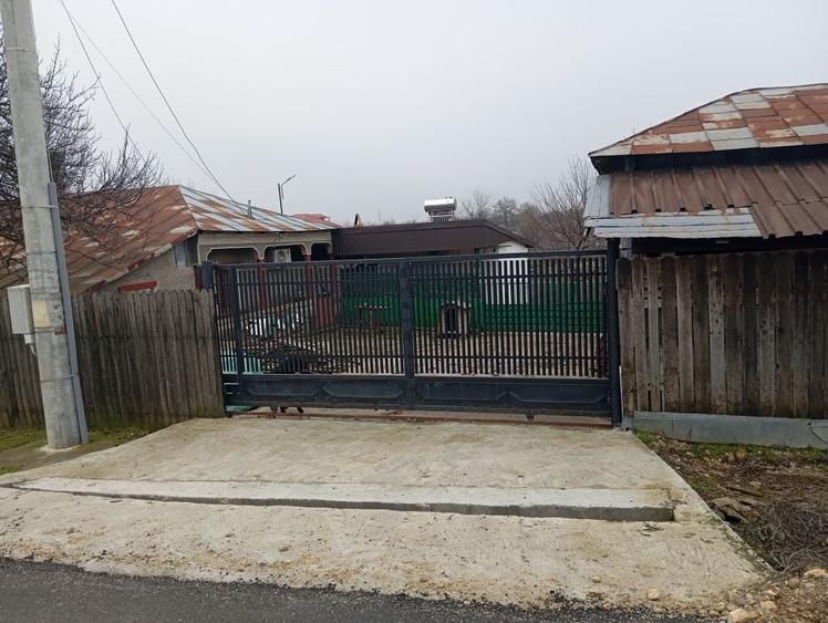 Casă cu 4 camere în Daia