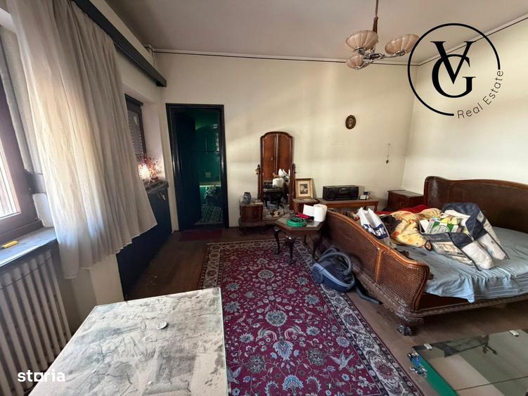 Casă cu Teren 296.41 Mp în Capitale