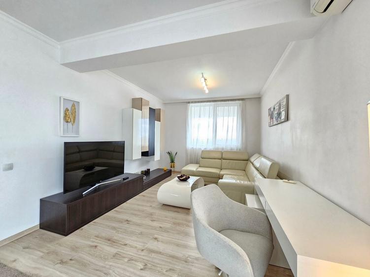 Apartament cu 3 camere decomandat, mobilat în Iancu Nicolae