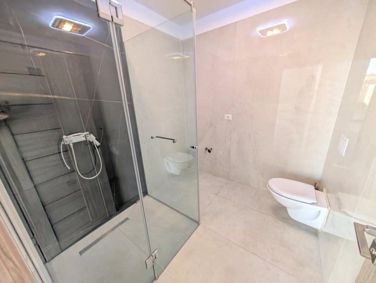 Casă individuală cu 6 camere cu Canalizare în Voluntari