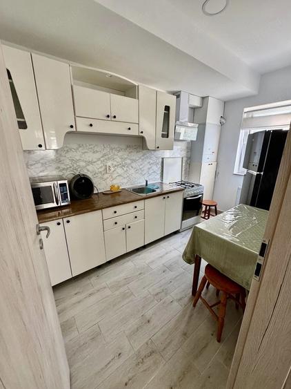 Apartament cu 2 camere decomandat în Lacul Morii