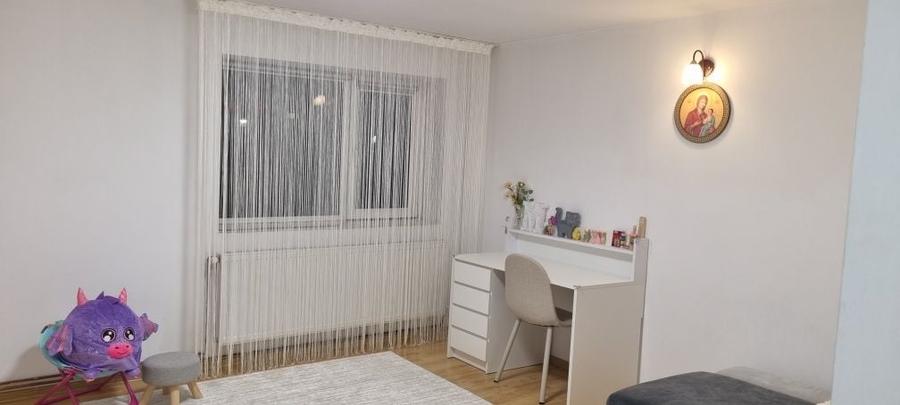 Apartament cu 2 camere decomandat în Micro 5