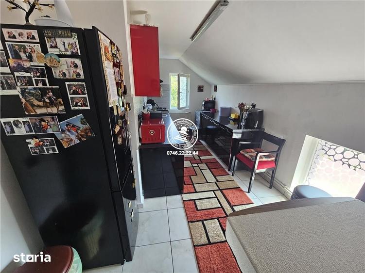 Casă cu 5 camere cu Teren 1196 Mp în Dorobanț