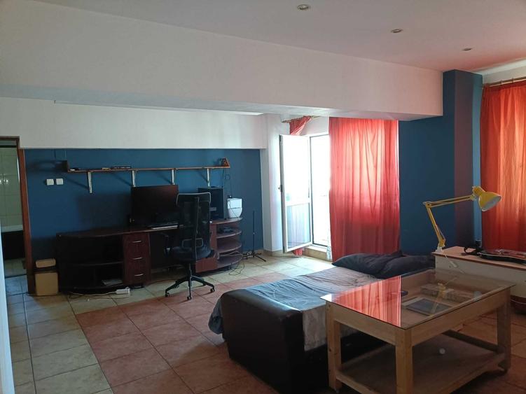 Apartament cu 2 camere semidecomandat în Exterior Vest