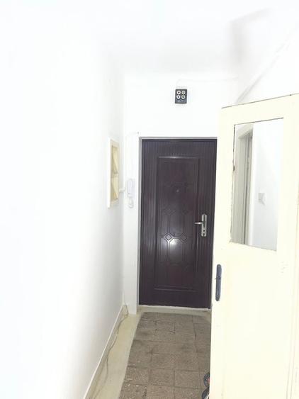 Apartament cu 2 camere nedecomandat în Central