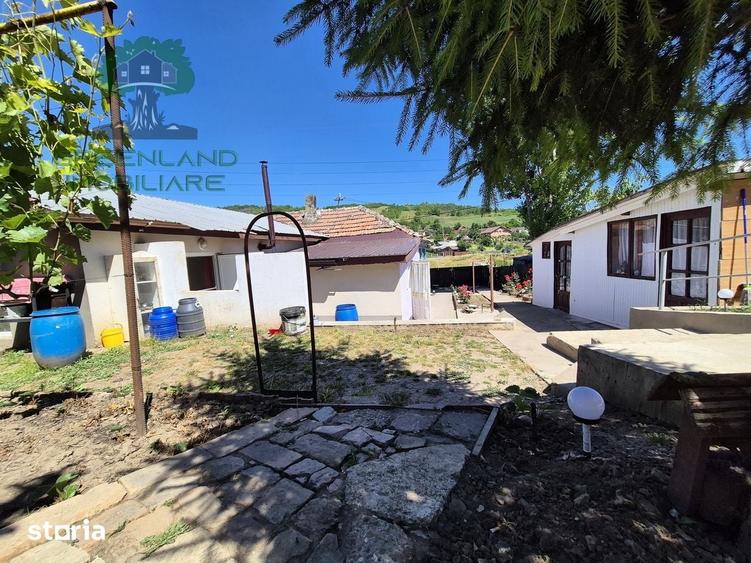 Casă cu 5 camere cu Teren 3024 Mp în Popricani