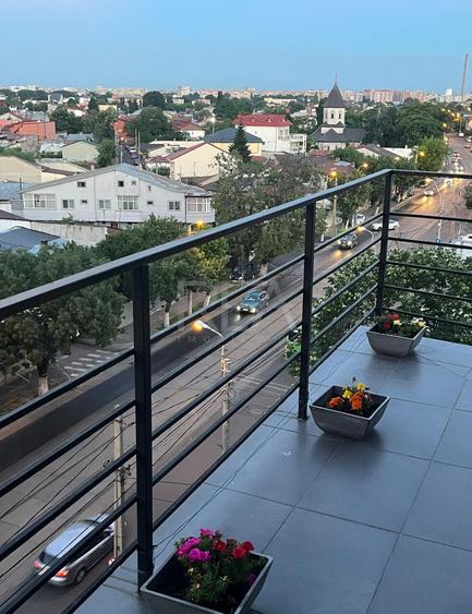 Apartament cu 3 camere decomandat în Rahova