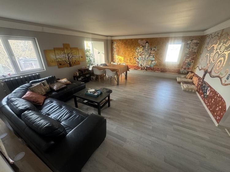 Apartament cu 3 camere decomandat, mobilat în Capitol