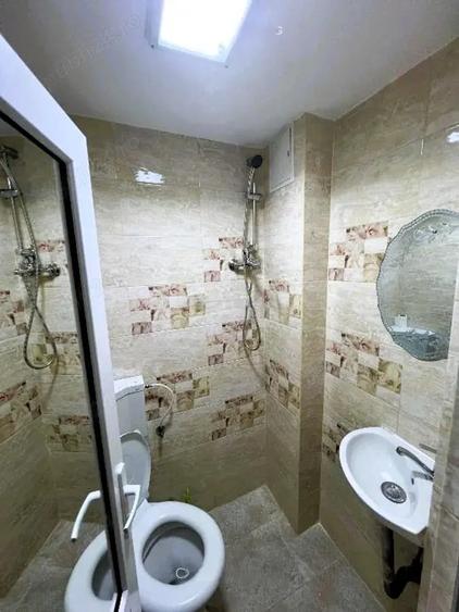 Garsonieră decomandată în Palas