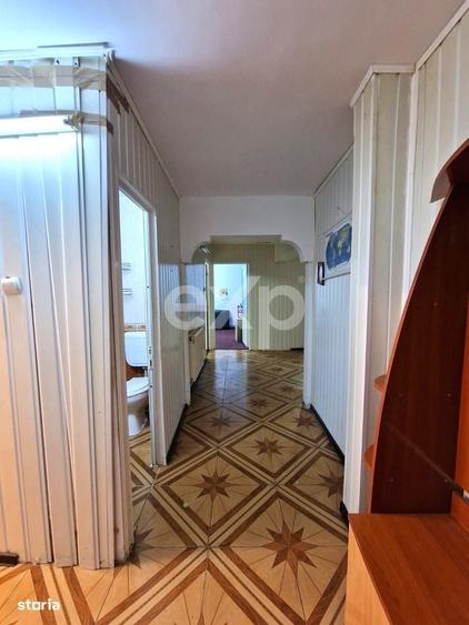 Apartament cu 4 camere decomandat în Micro 12
