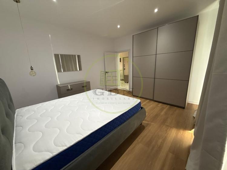 Apartament cu 3 camere decomandat, mobilat în Exterior Est