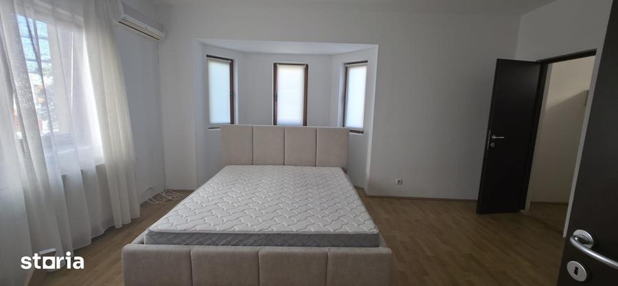 Apartament cu 3 camere în Zorilor