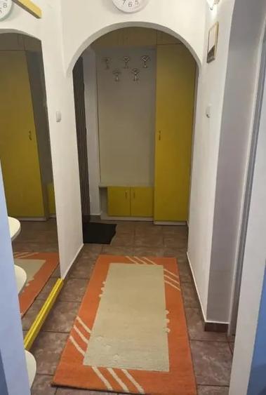 Apartament cu 2 camere semidecomandat, mobilat în Giurgiului