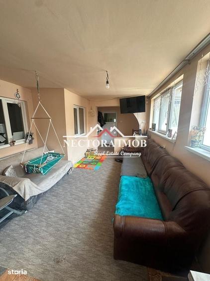 Casă cu 4 camere decomandat în Central