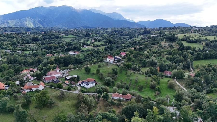 Teren Construcții intravilan de 1720 mp, în Sohodol