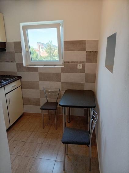Garsonieră decomandată în Central