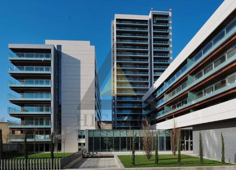 Apartament cu 5 camere decomandat, mobilat în Arcul de Triumf