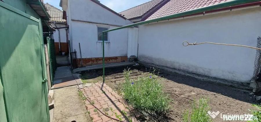 Casă cu 3 camere cu Teren 281 Mp în Central