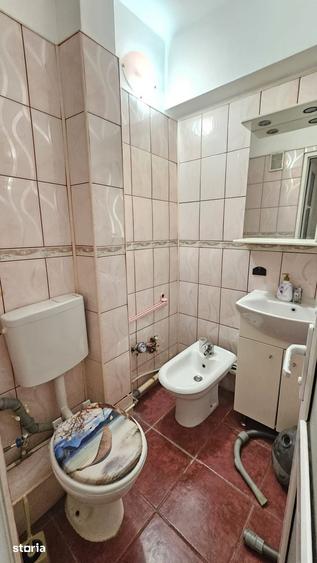 Apartament cu 3 camere decomandat în Micro 17