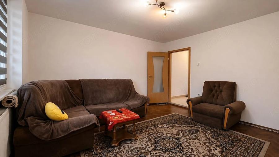 Apartament cu 3 camere decomandat în Complex Studențesc