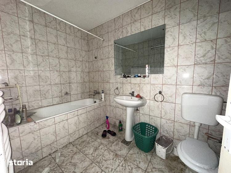 Casă cu 6 camere cu Teren 500 Mp în Iosia