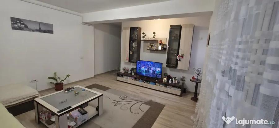 Apartament cu 3 camere decomandat în Chiajna