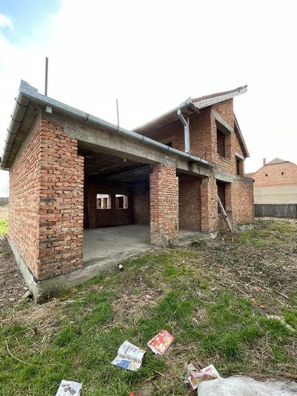 Casă cu 4 camere în Central