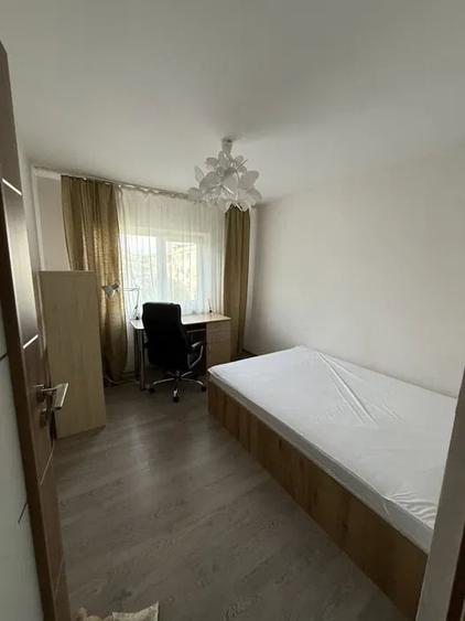 Apartament cu 3 camere decomandat, mobilat în Nicolina