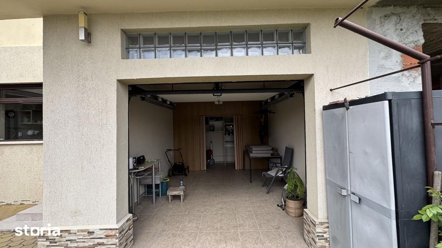 Casă cu 5 camere cu Teren 1000 Mp în Central