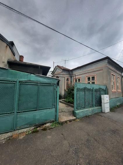 Casă cu 4 camere în Poștei - Bucov