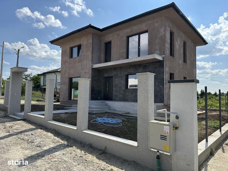 Casă cu 4 camere în Granit