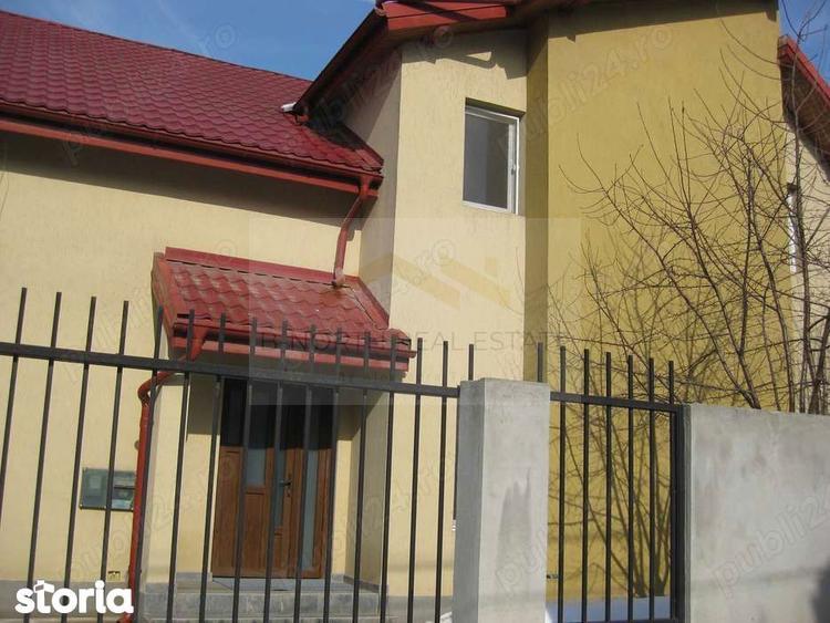 Casă cu 5 camere cu Canalizare în Central