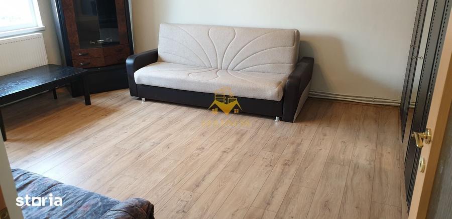 Apartament cu 3 camere în Plopilor