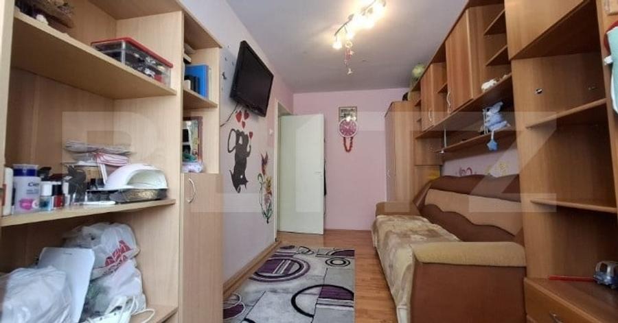 Apartament cu 3 camere decomandat, mobilat în Tudor