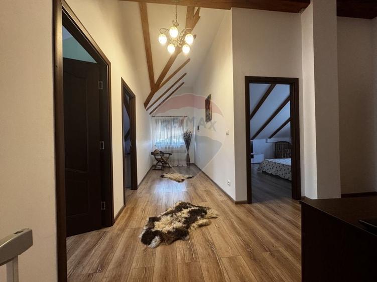 Casă individuală cu 5 camere cu Teren 1600 Mp în Sascut