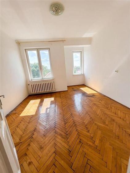 Apartament cu 3 camere semidecomandat în Gării