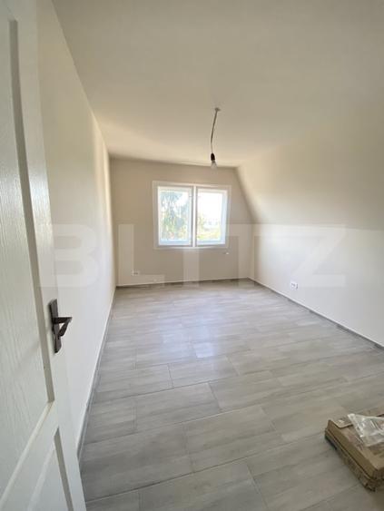 Penthouse cu 8 camere decomandat în Central