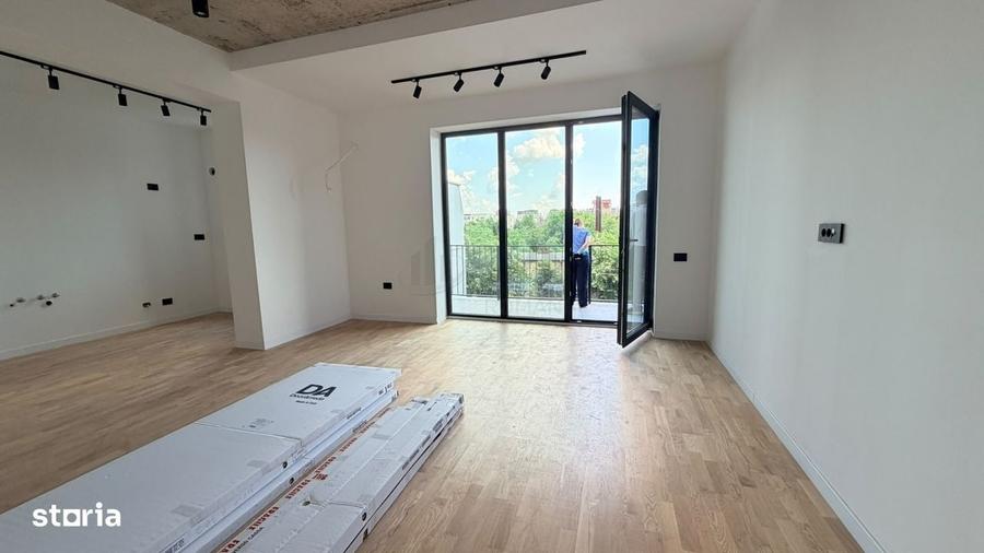 Apartament cu 3 camere în Barbu Văcărescu
