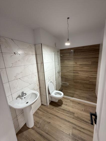 Spațiu comercial, de 40 mp, în Valea Mare